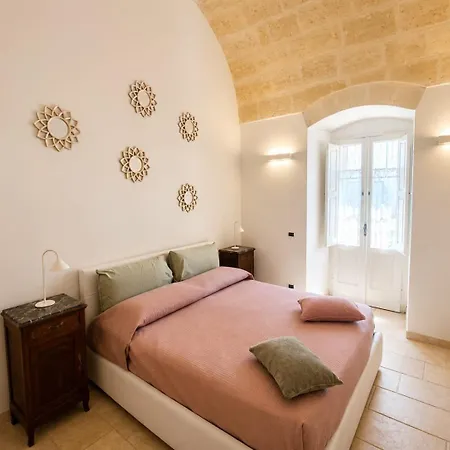 Dimora Il Tulipano Bianco Quarto em Acomodações Particulares